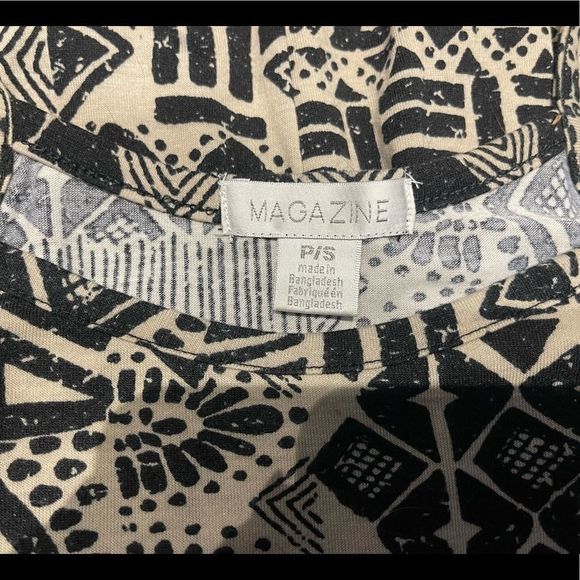 Black and White Small Magazine Dress - Picture 8 of 9